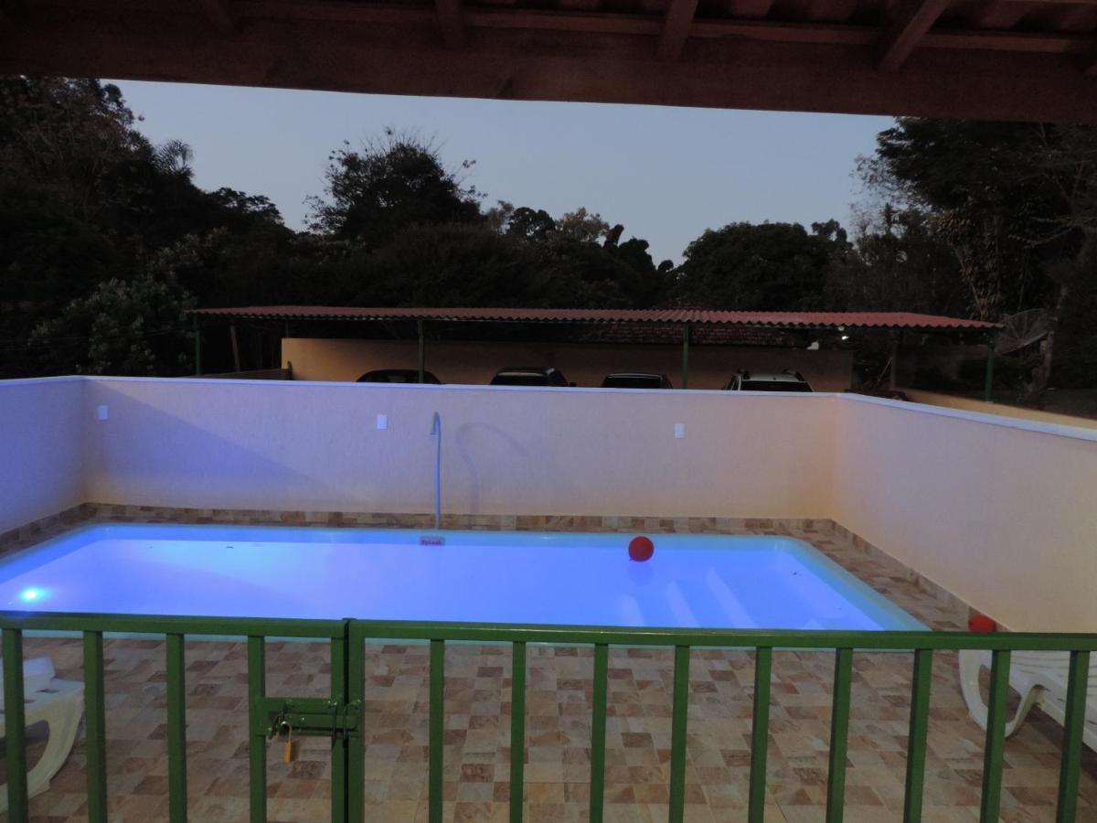 Вилла Sitio Sebastiao Pereira Jambeiro Экстерьер фото